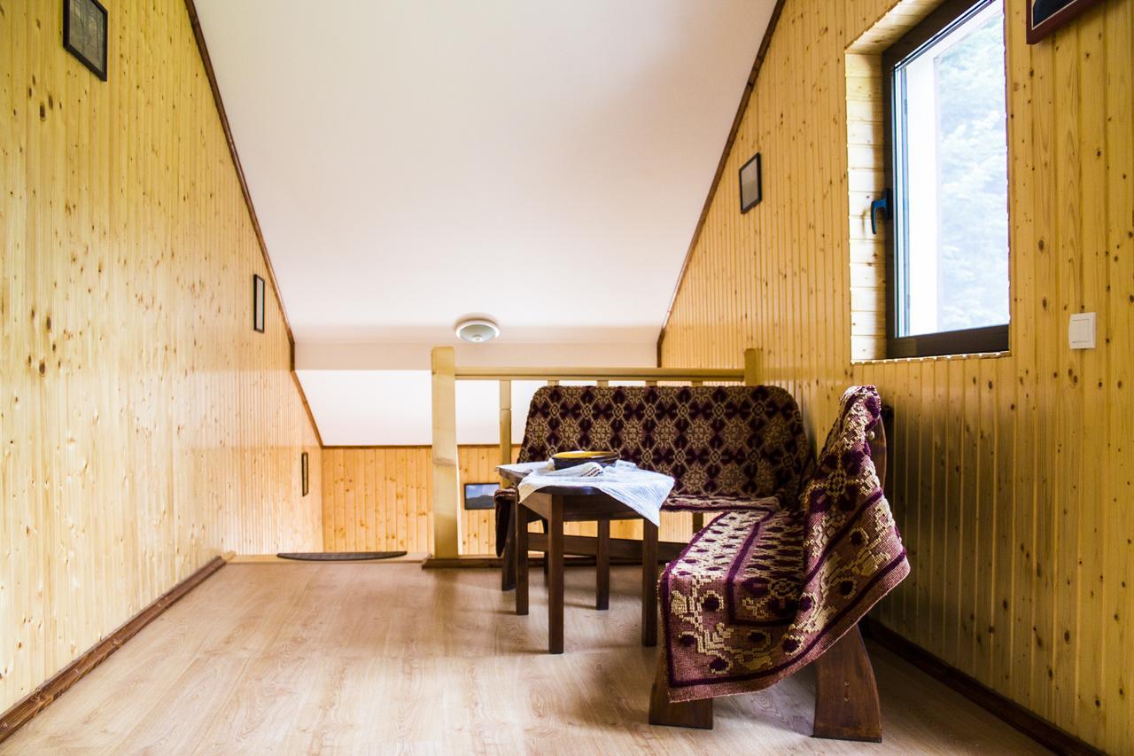 Cabana Barlogul Lupilor Villa Berevoesti Eksteriør bilde