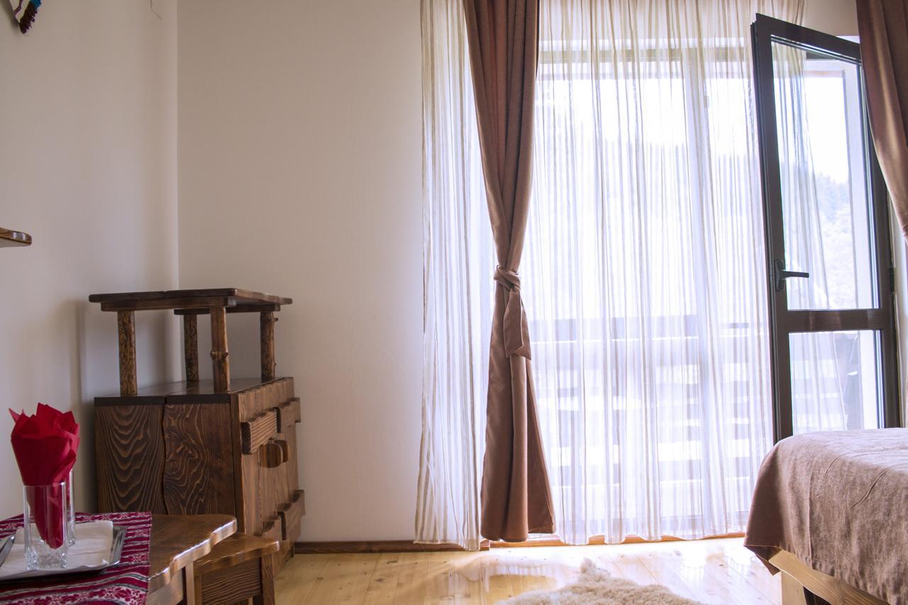 Cabana Barlogul Lupilor Villa Berevoesti Rom bilde