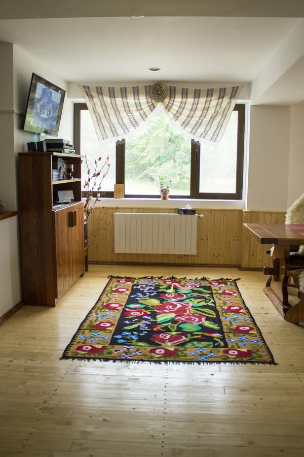 Cabana Barlogul Lupilor Villa Berevoesti Eksteriør bilde