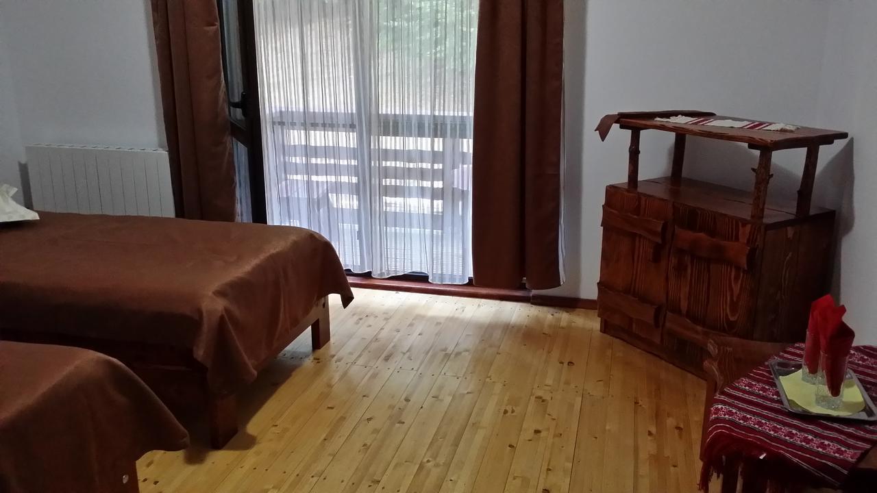 Cabana Barlogul Lupilor Villa Berevoesti Eksteriør bilde